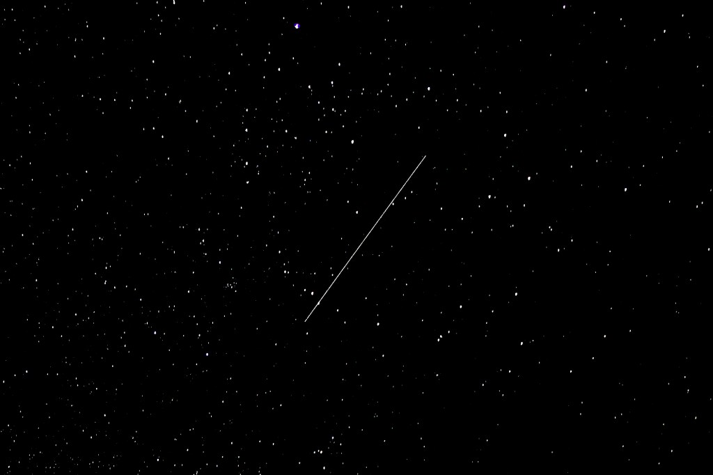 Are comets and shooting stars the&nbsp;same?